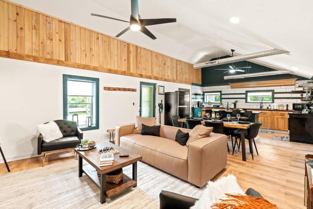 The Modern Forge Ny, Honeoye Lake Exterior foto